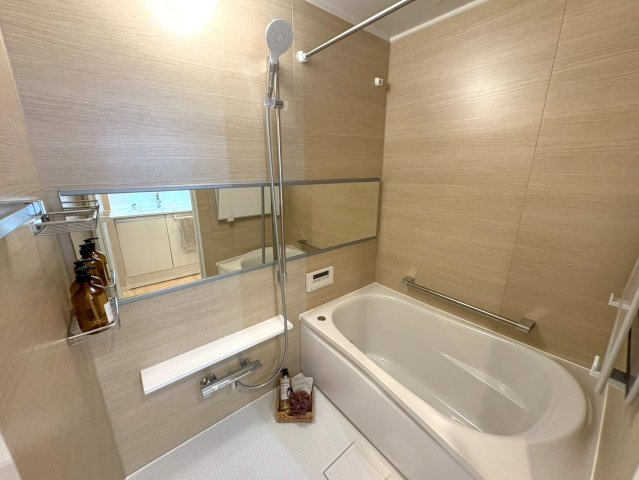 ＪＲ＆京阪の２沿線利用可能◆ＬＤＫ２１.４帖の開放的な間取り◆南面バルコニー◆ルネ大津３号棟の浴室|浴室