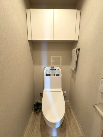 ＪＲ＆京阪の２沿線利用可能◆ＬＤＫ２１.４帖の開放的な間取り◆南面バルコニー◆ルネ大津３号棟のトイレ|トイレ