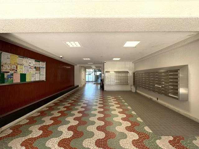 ＪＲ＆京阪の２沿線利用可能◆ＬＤＫ２１.４帖の開放的な間取り◆南面バルコニー◆ルネ大津３号棟のエントランス|エントランス