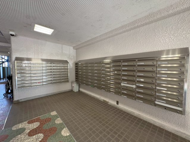 ＪＲ＆京阪の２沿線利用可能◆ＬＤＫ２１.４帖の開放的な間取り◆南面バルコニー◆ルネ大津３号棟の設備|集合ポスト