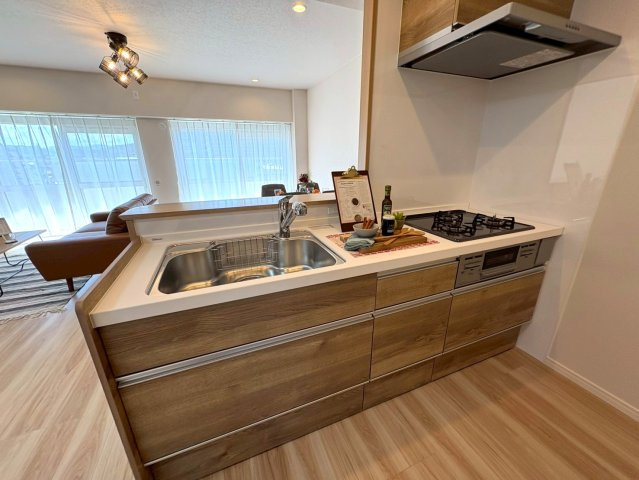 ＪＲ＆京阪の２沿線利用可能◆ＬＤＫ２１.４帖の開放的な間取り◆南面バルコニー◆ルネ大津３号棟のキッチン|キッチン