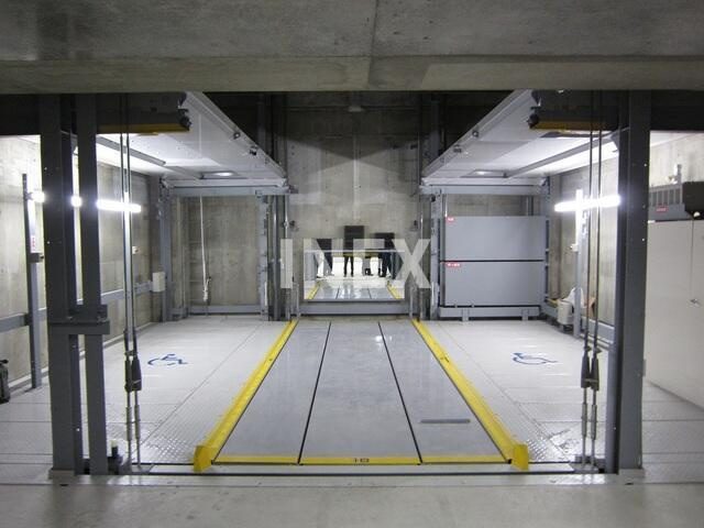 横浜市中区弁天通２丁目の賃貸マンションの駐車場