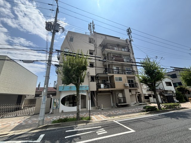リアライズ甲南山手（西棟）の外観
