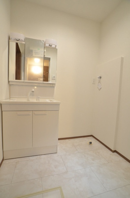 【洗面所】 | 座間市ひばりが丘3丁目　新築戸建て　全１棟【仲介手数料無料】