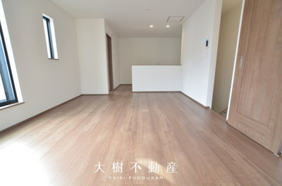 【居間・リビング】 | 座間市ひばりが丘3丁目　新築戸建て　全１棟【仲介手数料無料】 | 【仲介手数料無料でご紹介可能です】大樹不動産