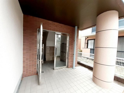 【エントランス】 | 嵐山パレス | ゆとりのあるエントランスです