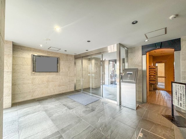 ライオンズマンション東陽町第3　8階　角　部屋のエントランス