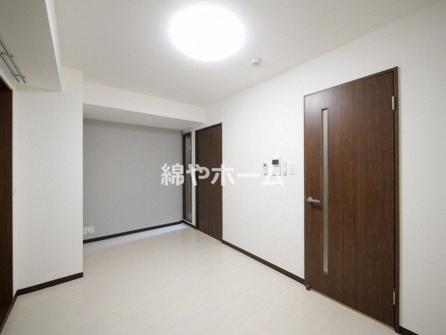 グランパシフィック桜川WESTの洋室|使い勝手のいい洋室です