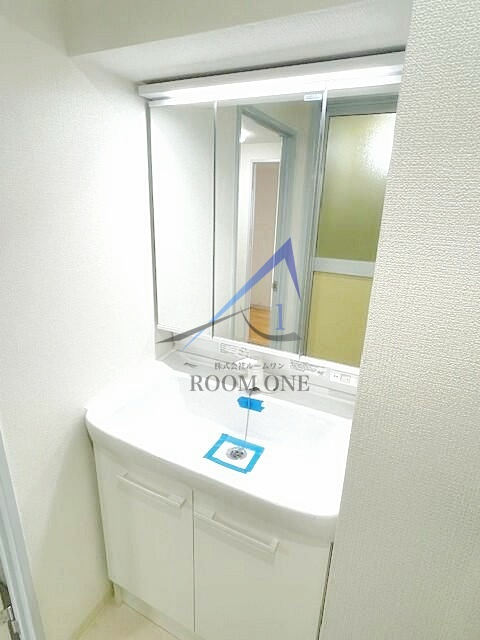 アソシエール糀谷の洗面所|独立洗面台です。