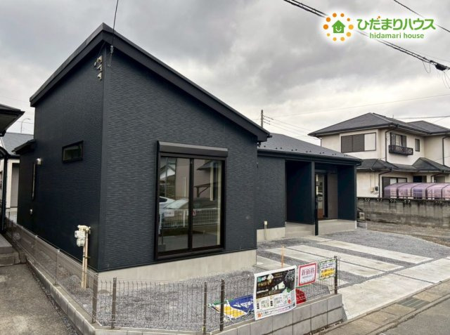 行田市矢場　新築一戸建て　グラファーレ　02の外観|秩父鉄道『行田市』駅徒歩11分！通勤通学やお出掛けの際も便利な立地です。
南東角地なので開放感がありますね！