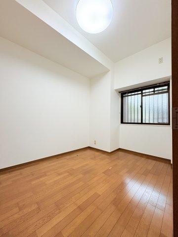 エルコンフォール新三田の洋室