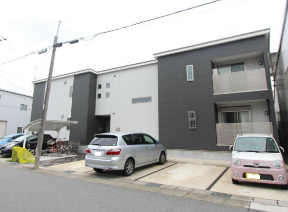 サンクラートの駐車場