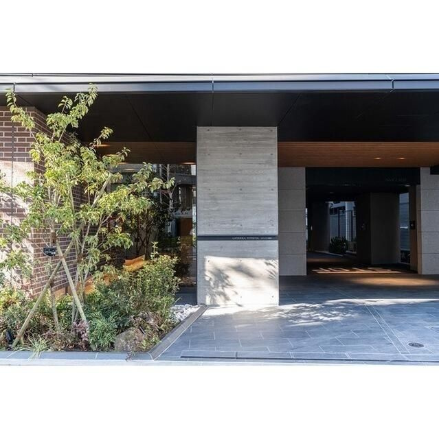 ラティエラ四谷のエントランス