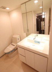 【独立洗面台】 | コンフォリア中野 | 嬉しい独立洗面台付き。