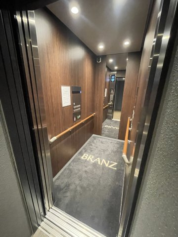 ブランズ桃山台のエントランス