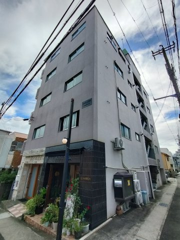 シャトー六甲の外観