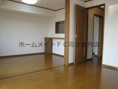 【居間・リビング】 | ヴィラ・トリアノン