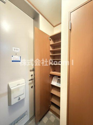 【玄関】 | ヘーベル姫松・旭化成ヘーベルメゾンHEBEL HAUS | 収納もある玄関です