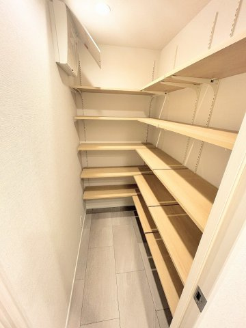 清新中央ハイツ6号棟　６階　リ　フォーム済の収納