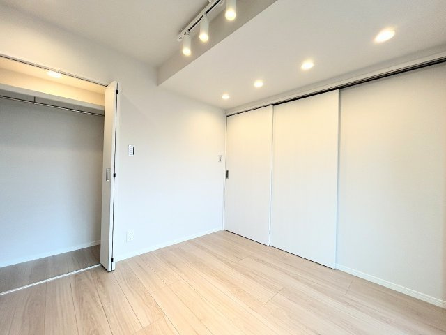 清新中央ハイツ6号棟　６階　リ　フォーム済の洋室