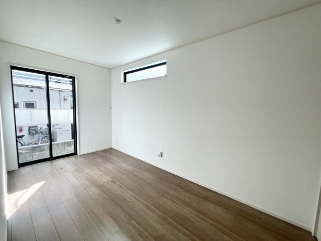 練馬区中村南1丁目　大型ロフト×ビルトイン車庫　新築戸建限定1棟の洋室