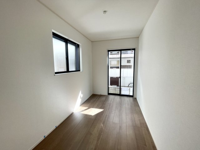 練馬区中村南1丁目　大型ロフト×ビルトイン車庫　新築戸建限定1棟の洋室