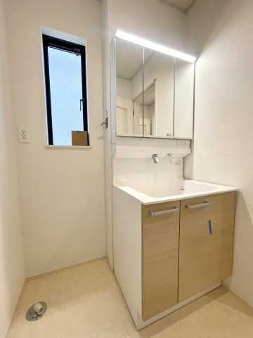 練馬区中村南1丁目　大型ロフト×ビルトイン車庫　新築戸建限定1棟の洗面所