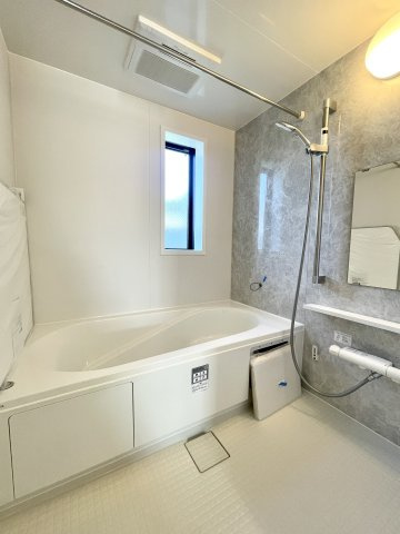 練馬区中村南1丁目　大型ロフト×ビルトイン車庫　新築戸建限定1棟の浴室