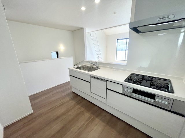 練馬区中村南1丁目　大型ロフト×ビルトイン車庫　新築戸建限定1棟のキッチン