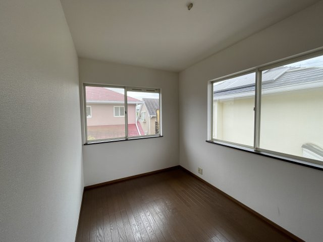 季美の森東1丁目中古戸建の洋室