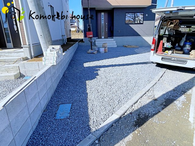鴻巣市筑波　第5　新築一戸建て　クレイドルガーデン　04の駐車場|26.1.23撮影済み