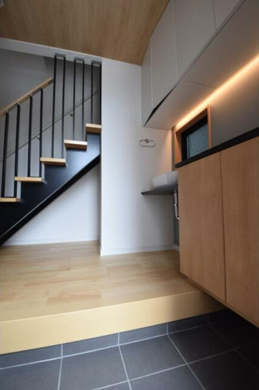 【玄関】 | ～千歳烏山駅の邸宅　新築戸建～