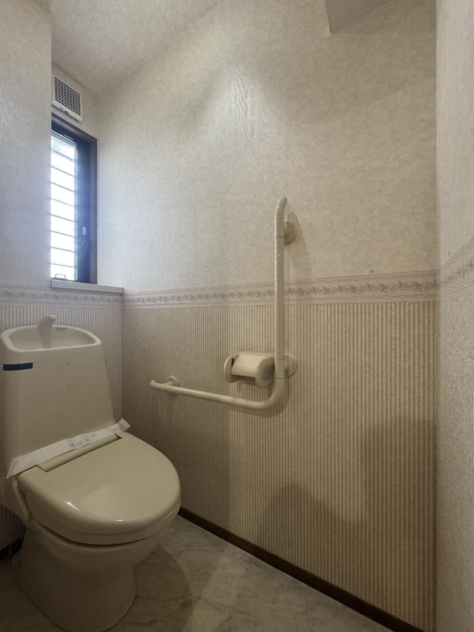 高知市仲田町　中古戸建てのトイレ