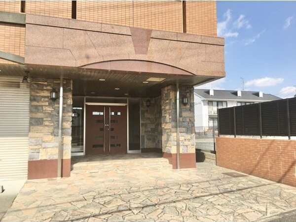 グランダ　リュールのエントランス|清潔なエントランスです