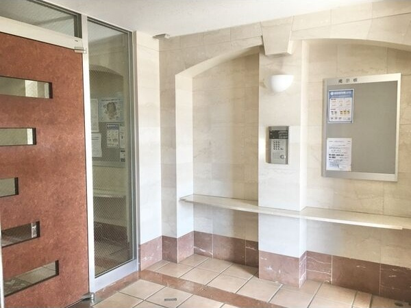 グランダ　リュールのロビー|建物の内部です