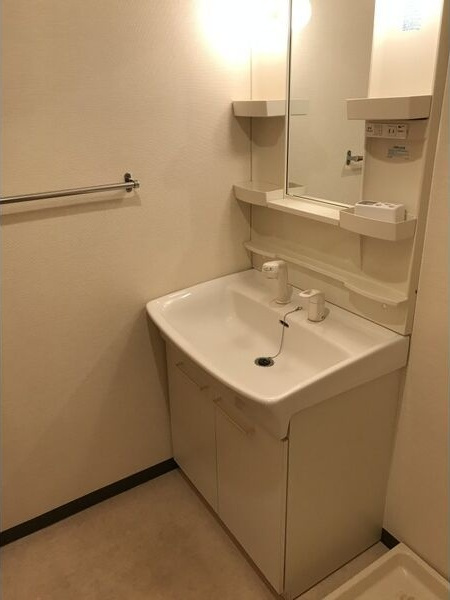 グランダ　リュールの独立洗面台|独立洗面台、朝の身支度には欠かせません