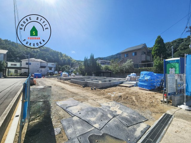 福岡市城南区東油山5丁目第1-3棟（1号棟）の前面道路含む現地写真|見学の時間などお気軽にお問い合わせ下さい。