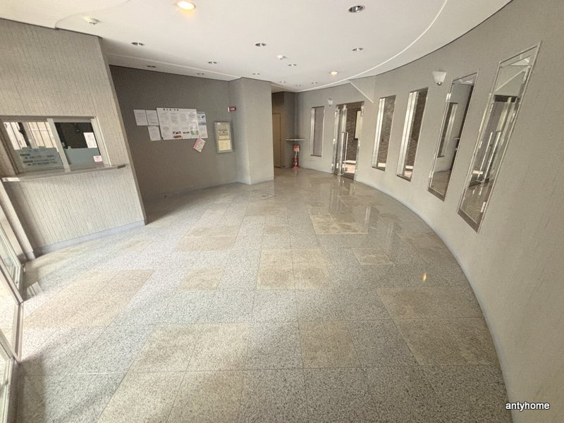 プレサンス西心斎橋 仲介手数料無料のロビー