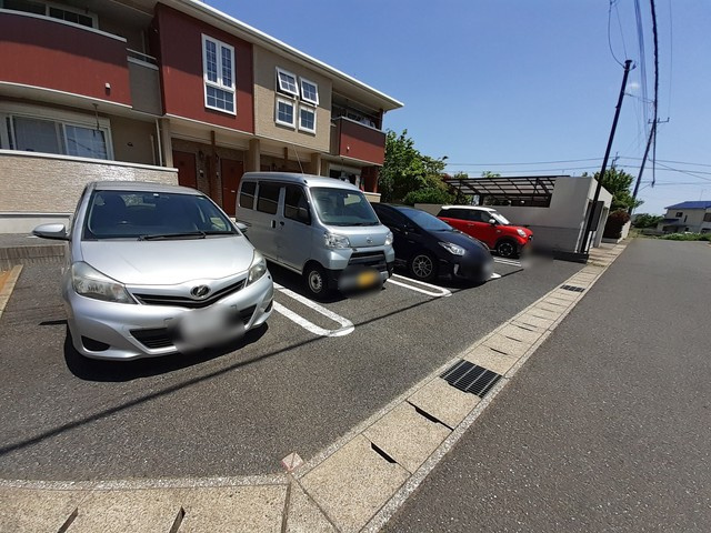 ウエストヒルズの駐車場