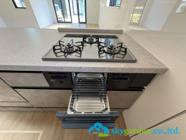 綾瀬市寺尾本町1期　新築戸建　全2棟1号棟のキッチン|キッチンガスコンロ