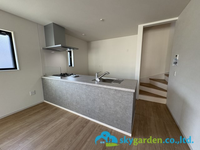 綾瀬市寺尾本町1期　新築戸建　全2棟1号棟のキッチン|見通しの良い対面型のキッチン