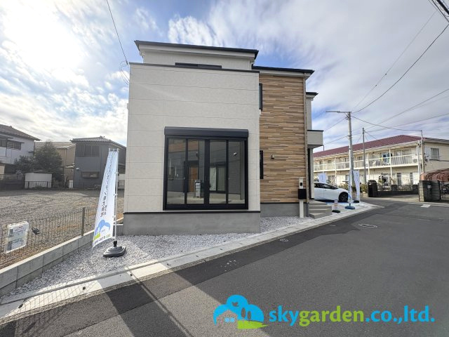 綾瀬市寺尾本町1期　新築戸建　全2棟1号棟の前面道路含む現地写真