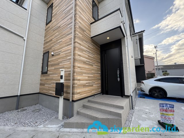 綾瀬市寺尾本町1期　新築戸建　全2棟1号棟の玄関|きれいな玄関です