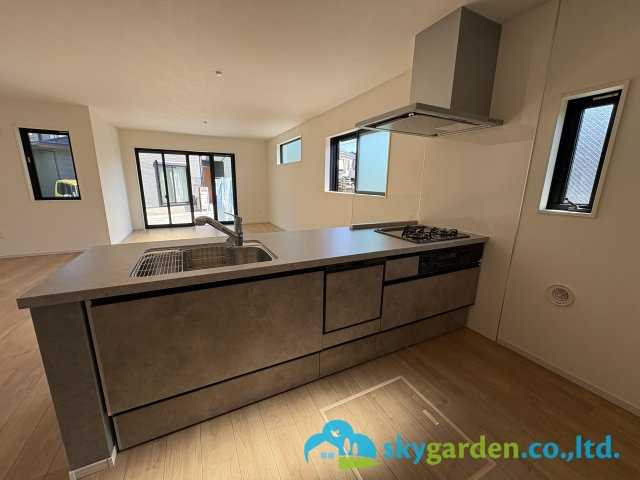 綾瀬市寺尾本町1期　新築戸建　全2棟1号棟のキッチン|お料理しやすいキッチンです