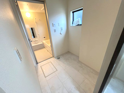 【脱衣所】 | 【20万円ｷｬｯｼｭﾊﾞｯｸ対象物件】リーブルガーデン香芝市平野 全2棟 1号棟