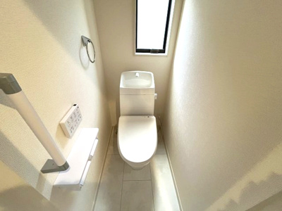 【トイレ】 | 【20万円ｷｬｯｼｭﾊﾞｯｸ対象物件】リーブルガーデン香芝市平野 全2棟 1号棟