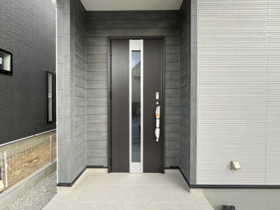 【玄関】 | 【20万円ｷｬｯｼｭﾊﾞｯｸ対象物件】リーブルガーデン香芝市平野 全2棟 1号棟