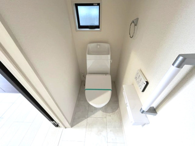 【トイレ】 | 【20万円ｷｬｯｼｭﾊﾞｯｸ対象物件】リーブルガーデン香芝市平野 全2棟 1号棟