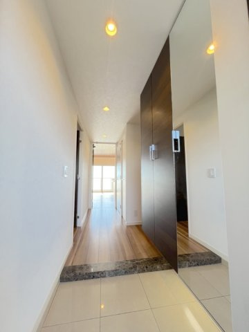 オーヴィジョン照葉アクアテラスの玄関