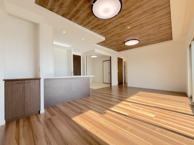 オーヴィジョン照葉アクアテラスの居間・リビング